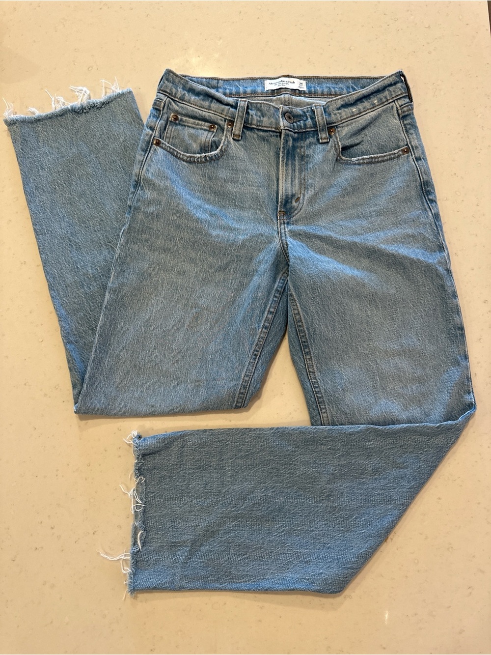 NWOT Abercrombie 90s Relaxed Fit Straight Leg Jeans Size 26 Denim High Rise